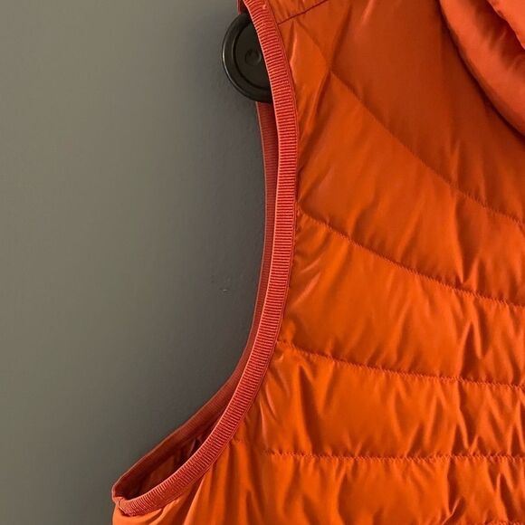 Lululemon Lightweight Vest - Picture 5 of 13